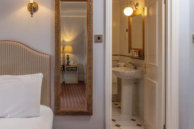 غرفة عائلية بثلاثة أسرّة، Best Western Abbots Barton Hotel 5/8