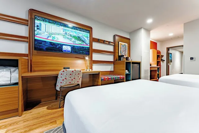 River, Family, Suite, Patio, OKANA Resort & Indoor Waterpark 9/10