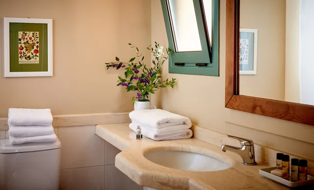 1 Bedroom, Suite, King Bed, Sofa, Village Heights Resort 6/8