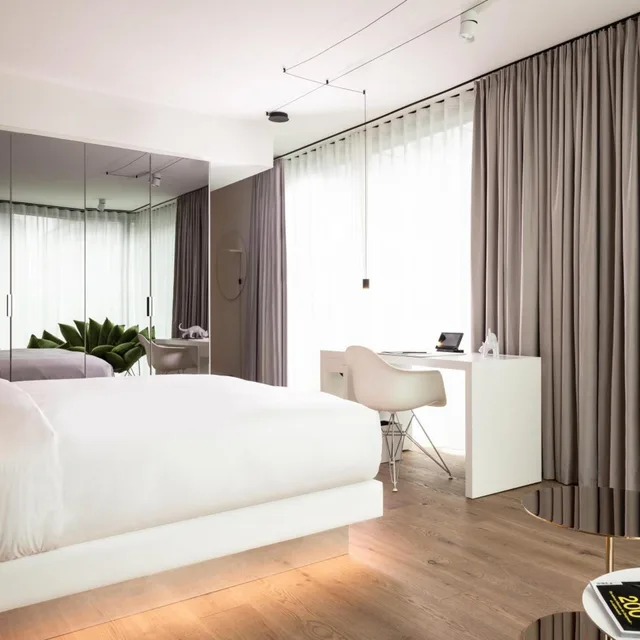 غرفة تنفيذية، KPM Hotel and Residences 2/8