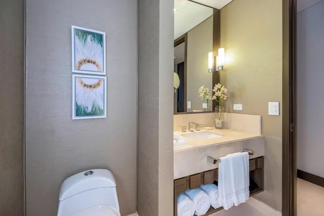 غرفة سوبيريور بسرير كينج مع أريكة، Courtyard By Marriott Bogota Airport 6/7