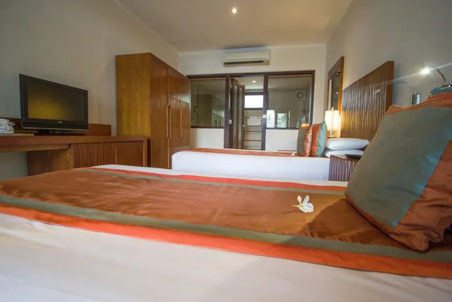 غرفة بسرير كوين بإطلالة على المسبح، Blue Ocean Resort 3/5