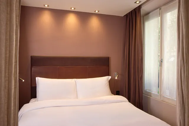 Emotion, Hidden Hotel 1/4