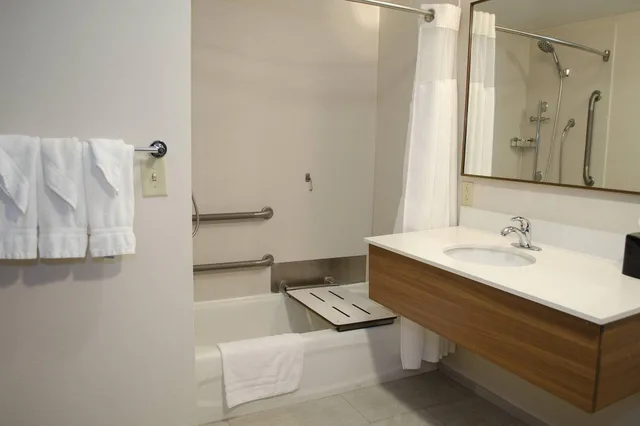 جناح بغرفة نوم واحدة، Fairfield Inn Suites Hazleton 2/5
