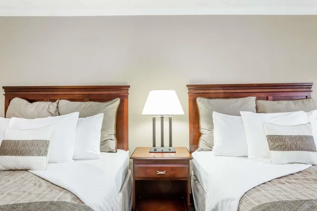 غرفة بسريرين كوين، Days Inn By Wyndham Destin 5/6