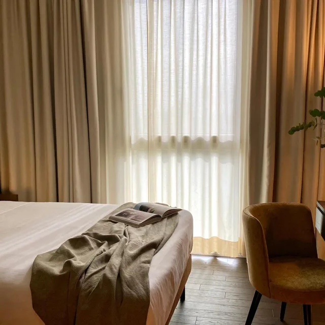 غرفة بسرير كوين، Litta Palace 2/4