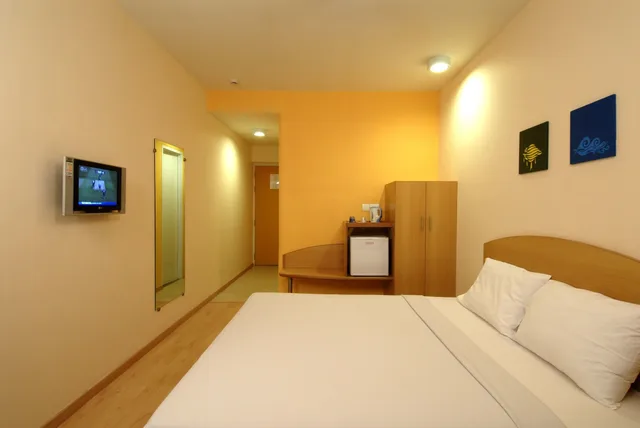 Superior, Twin Beds, Ginger Pune Pimpri 1/4