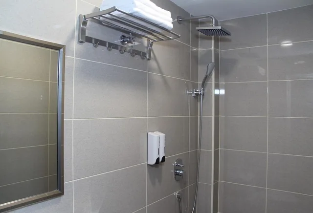 Deluxe, Double Bed, Eco Hotel At Bukit Bintang 4/4