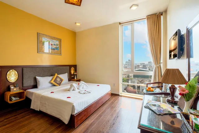 غرفة ديلوكس بسرير مزدوج بإطلالة على المدينة، Thanh Lich 2 Hotel 1/3