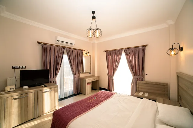غرفة قياسية بسرير مزدوج بإطلالة على الحديقة بشرفة، Kuzey Park Hotel Arc-En-Ciel 4/6