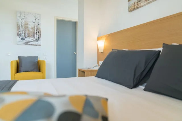غرفة كلاسيكية بسريرين منفصلين في طابق منخفض، City Center Hotel 2/6