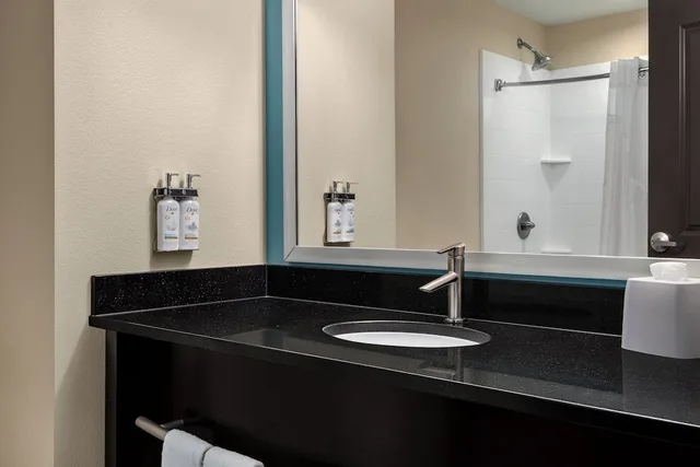 Standard, Multiple Beds، Holiday Inn Express Suites Colorado Springs Central 3/3