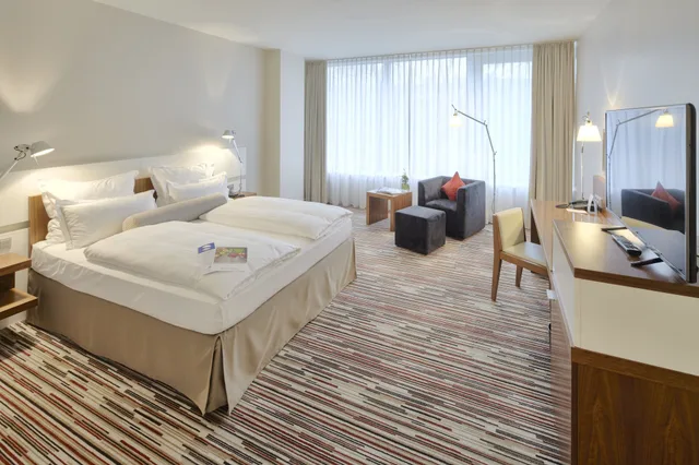 جناح جونيور بسرير كوين، Clayton Hotel Dusseldorf City Centre 2/10