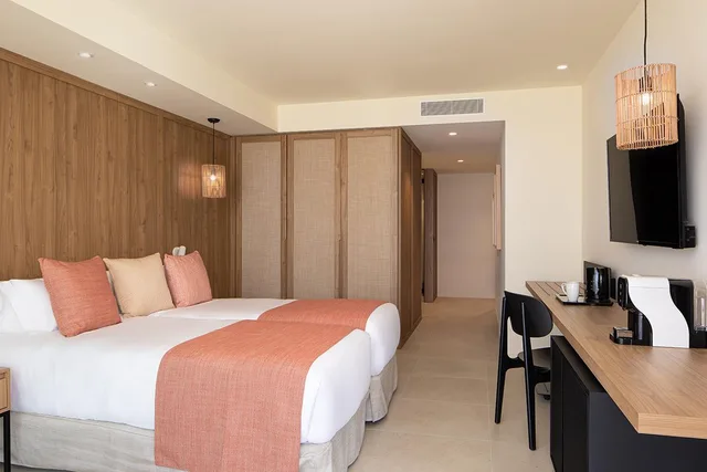 Pool Penthouse, with Pool، Atzavara Hotel & Spa 1/9