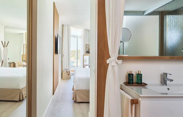 2 Bedrooms, the Level, Junior Suite، Melia Cala Galdana 3/4