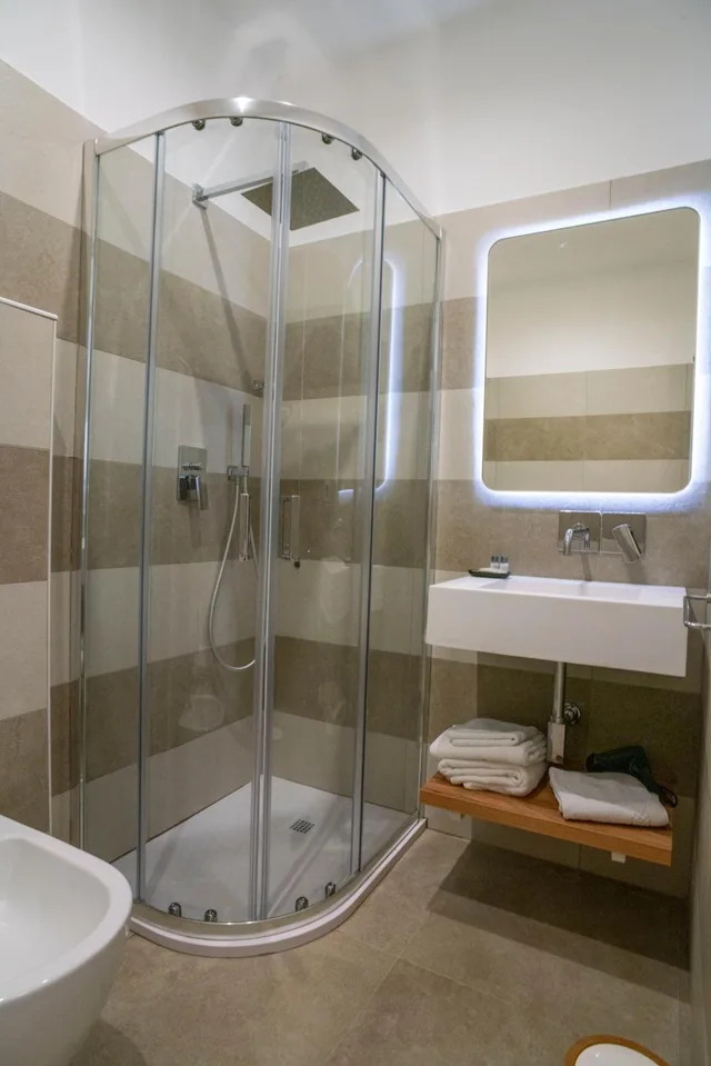 غرفة مفردة، Petit Hotel 4/4