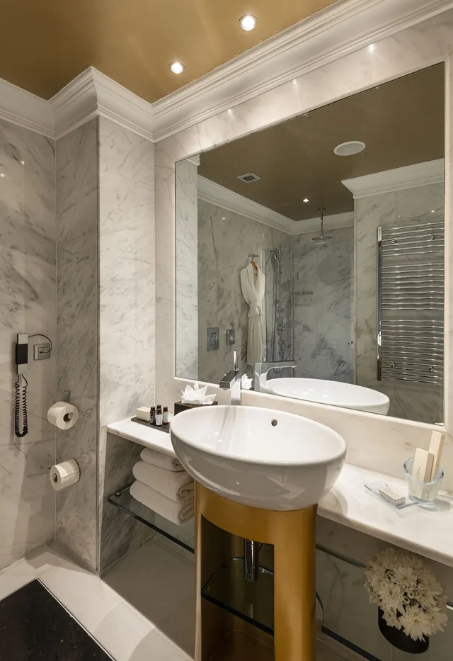 غرفة كلاسيكية بسرير كوين، The Excelsior Hotel Thessaloniki 9/10