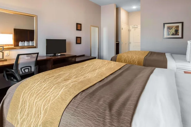 Room, 2 Queen Beds, Comfort Inn & Suites Lovington, NM 5/6
