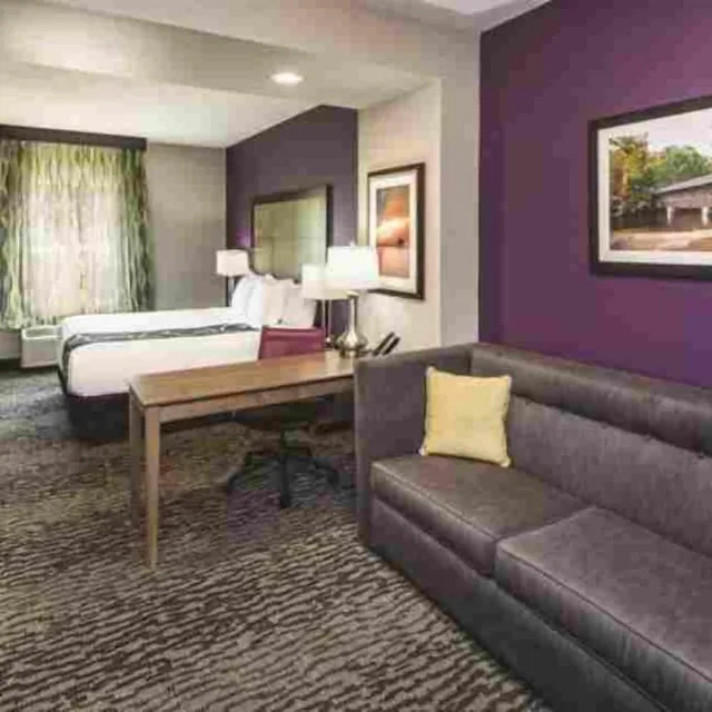 جناح استوديو بسرير كينج، La Quinta Inn And Suites by Wyndham Milledgeville 6/9