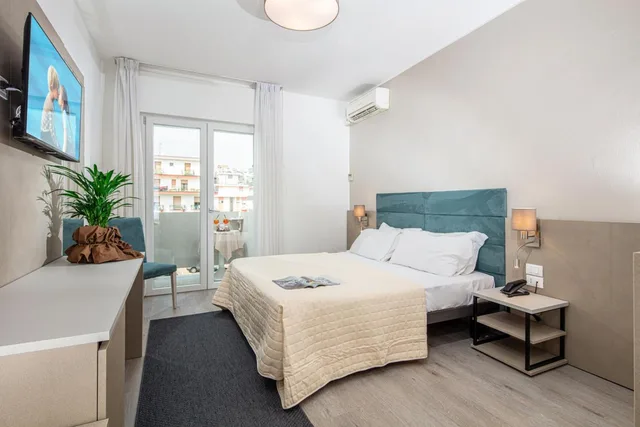 غرفة رباعية بشرفة، Hotel Pigalle 2/4