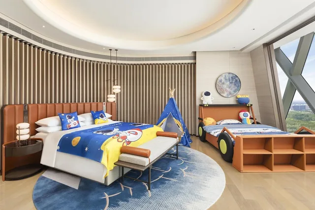 غرفة عائلية بسرير كينج بإطلالة على البحيرة، Hilton Huzhou Nanxun 1/4