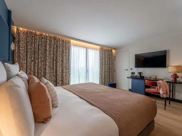 غرفة بريفيليج بسرير مزدوج بشرفة، Mercure La Rochelle Vieux Port Sud 1/7