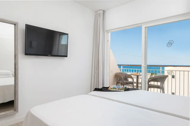 غرفة بسرير مزدوج أو سريرين منفصلين بإطلالة جزئية على البحر، Hotel Atolon & Kaafu Beach Club 1/1