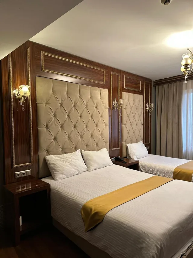 غرفة ثلاثية بشرفة، Sahra Airport Hotel 1/10