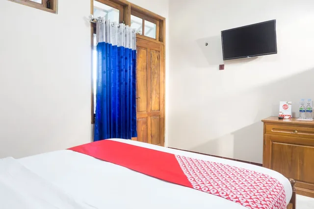 Standard, Double Bed, OYO 942 Srikandi Hotel 5/6