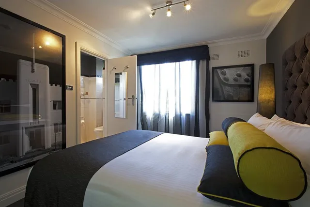 Heritage, Queen Bed, Hydro Majestic 2/5