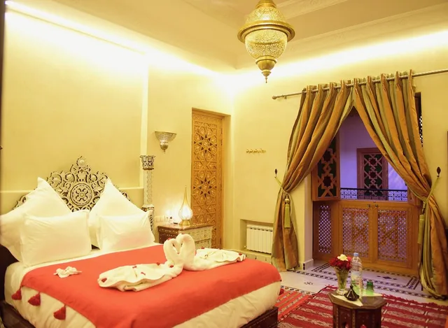 غرفة جونيور بسرير كينج وسرير فردي، Riad Diamond of Marrakech 2/10