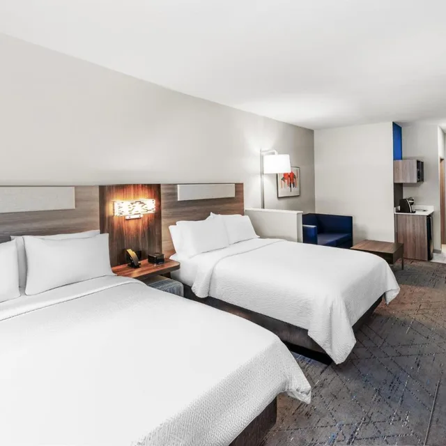جناح عائلي، Holiday Inn Express Hotel Suites Henderson Traffic Star 1/8
