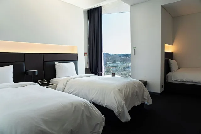 Deluxe, Family, 1 Queen and 1 Single Bed, Mountain View, Hotel Ora Incheon 3/7