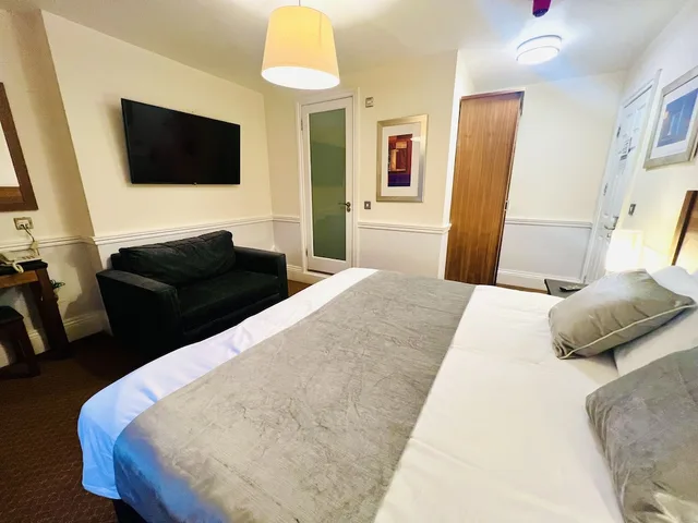 غرفة قياسية ثلاثية بسرير مزدوج مع أريكة، Hotel Cavendish 4/8