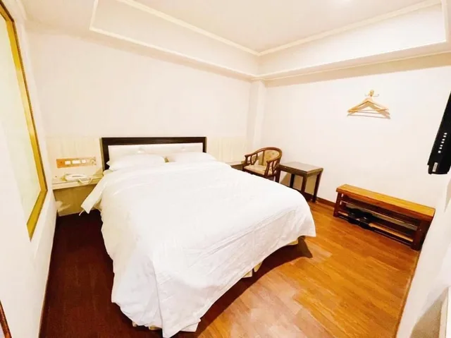 Classic, Double Bed, No Window, Spring Art Hotel 4/7
