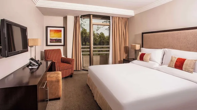 Avani, King Bed، Avani Lesotho Hotel & Casino 1/10