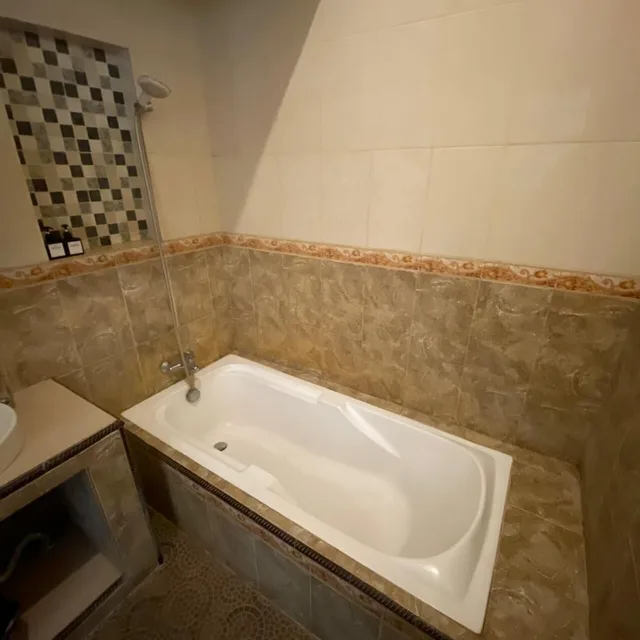 غرفة ديلوكس بسرير كينج بمسبح خاص، Dukuh Village Homestay & Villas 6/6
