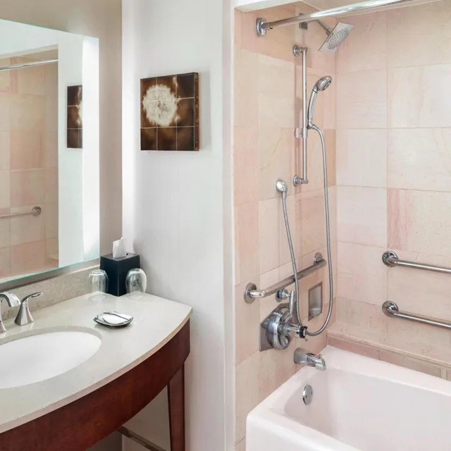 غرفة بسرير كينج، The Westin Buckhead 7/12