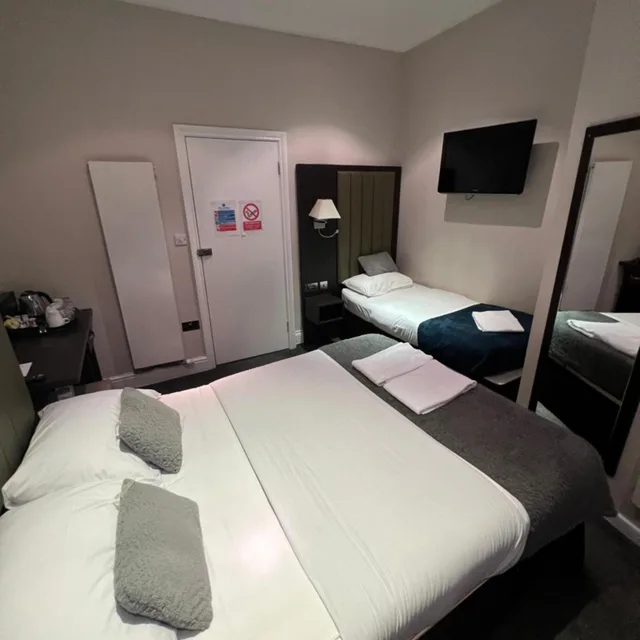 غرفة تنفيذية رباعية، Goodwood Hotel 2/8