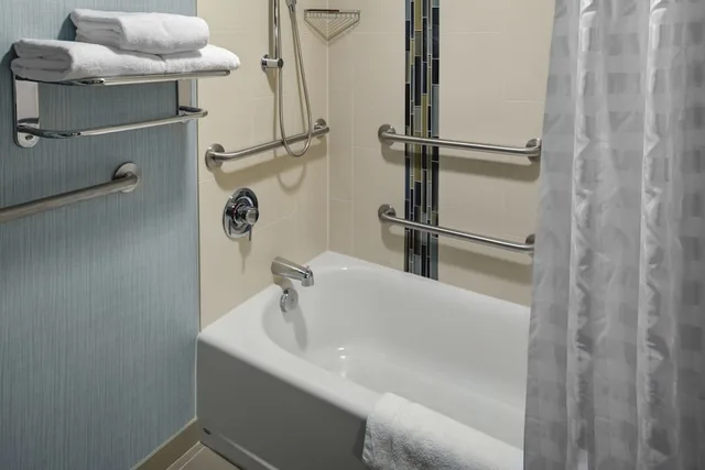غرفة بسرير كينج لذوي الإعاقة، Hyatt Place Lakeland Center 4/7