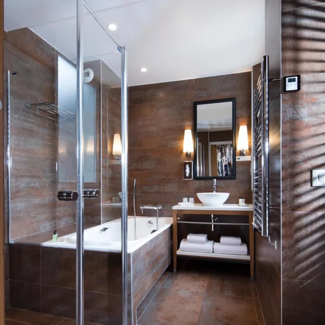 جناح بسرير كينج مع أريكة، Hotel Le Six 6/6