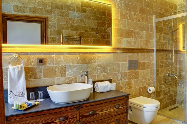 Superior, Suite, Four Mansions Hotel 3/3