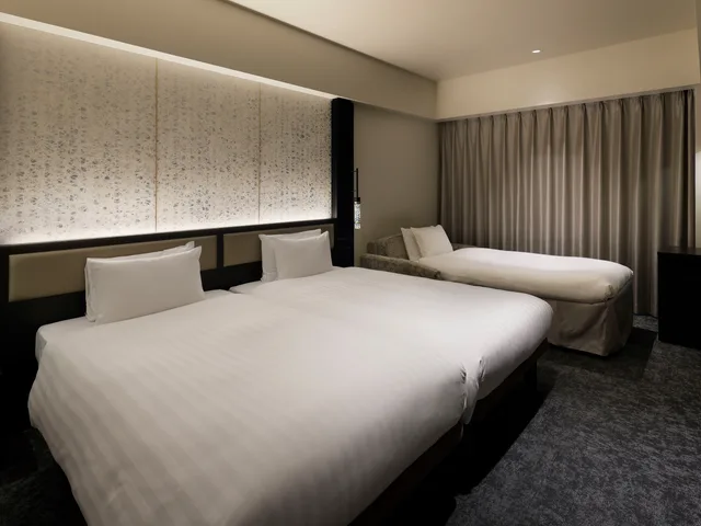 غرفة قياسية بسريرين مع سرير إضافي بحوض استحمام، Mitsui Garden Hotel Fukuoka Nakasu 2/4