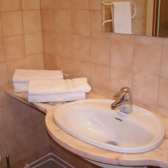 غرفة مفردة، Victoria Hotel 8/8