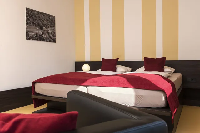 غرفة ثلاثية بسرير كوين بإطلالة على الحديقة، TOP EMBRACE Hotel Grenzfal 3/5