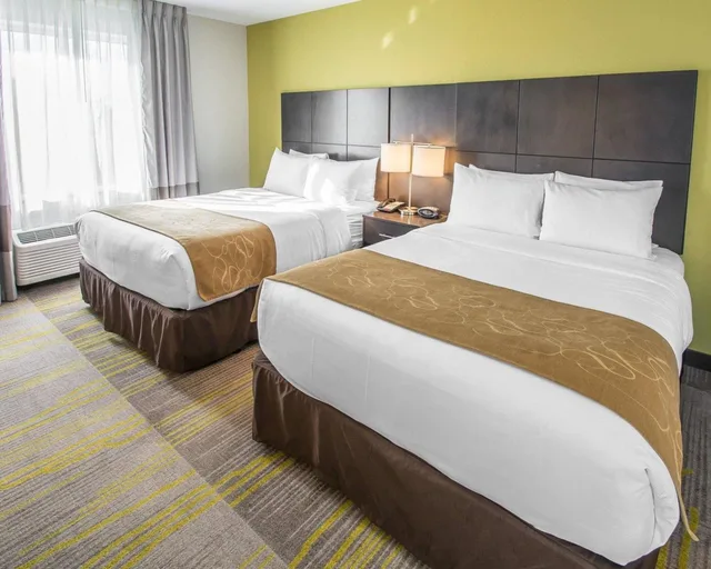 Superior, Suite, Multiple Beds، Comfort Suites Miami Airport North 2/6