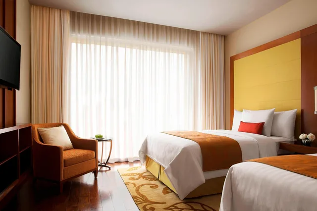غرفة تنفيذية بسرير كينج، Courtyard By Marriott Kochi Airport 3/5