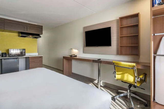 جناح بسرير كينج لذوي الإعاقة، MainStay Suites Lexington I-75 3/5