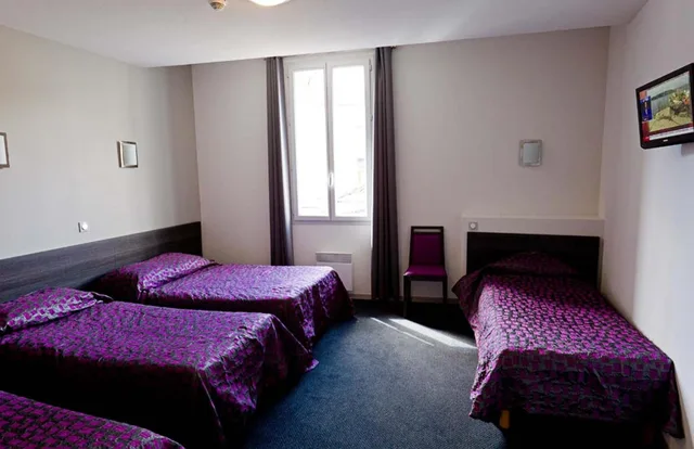 غرفة رباعية، Hotel Saint Etienne 1/2