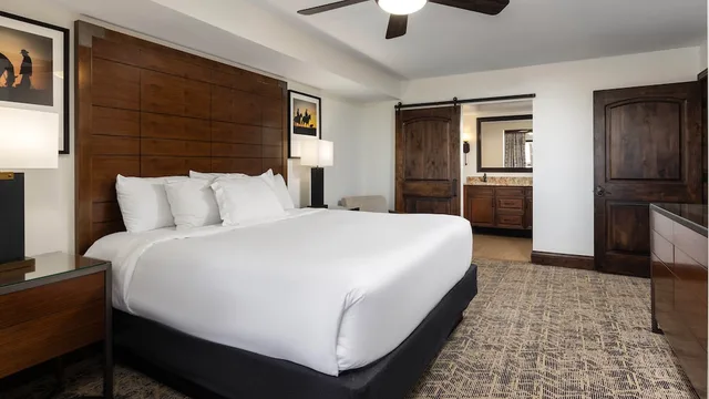 غرفة سيغنتشر بسريرين كينج بغرفتي نوم، Holiday Inn Club Vacations Scottsdale Resort 5/10